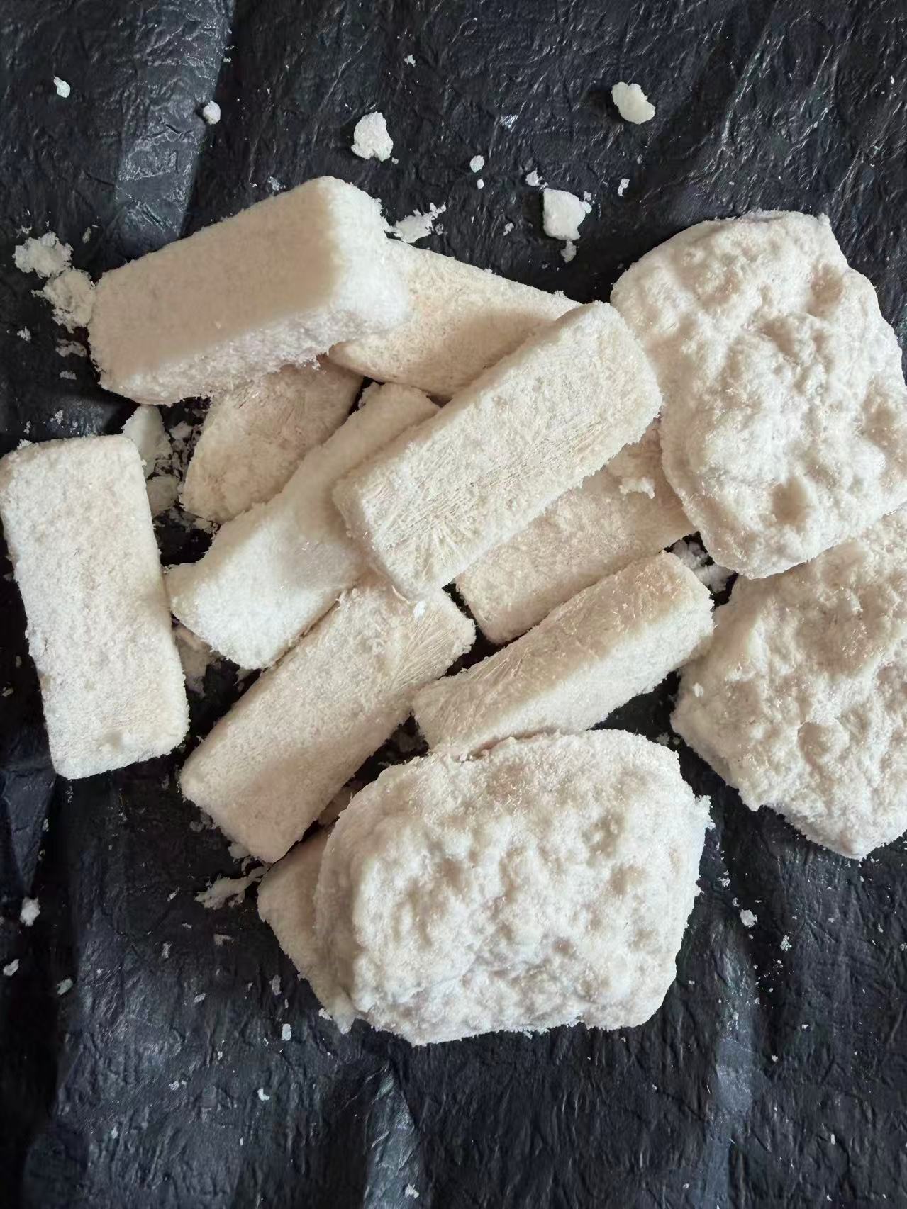 dobido A2 goat milk crocodile bites 30g freeze dried treat for pets