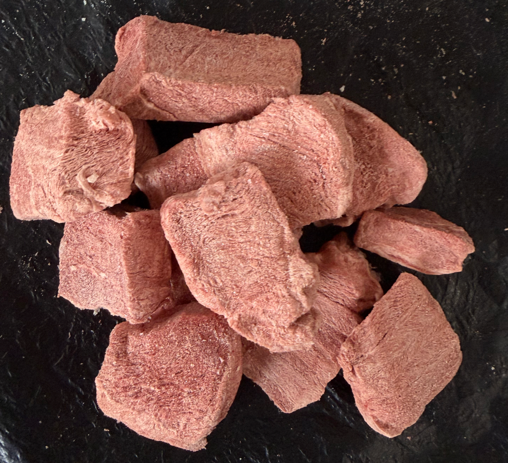 dobido grass-fed angus 50g freeze dried treat for pets